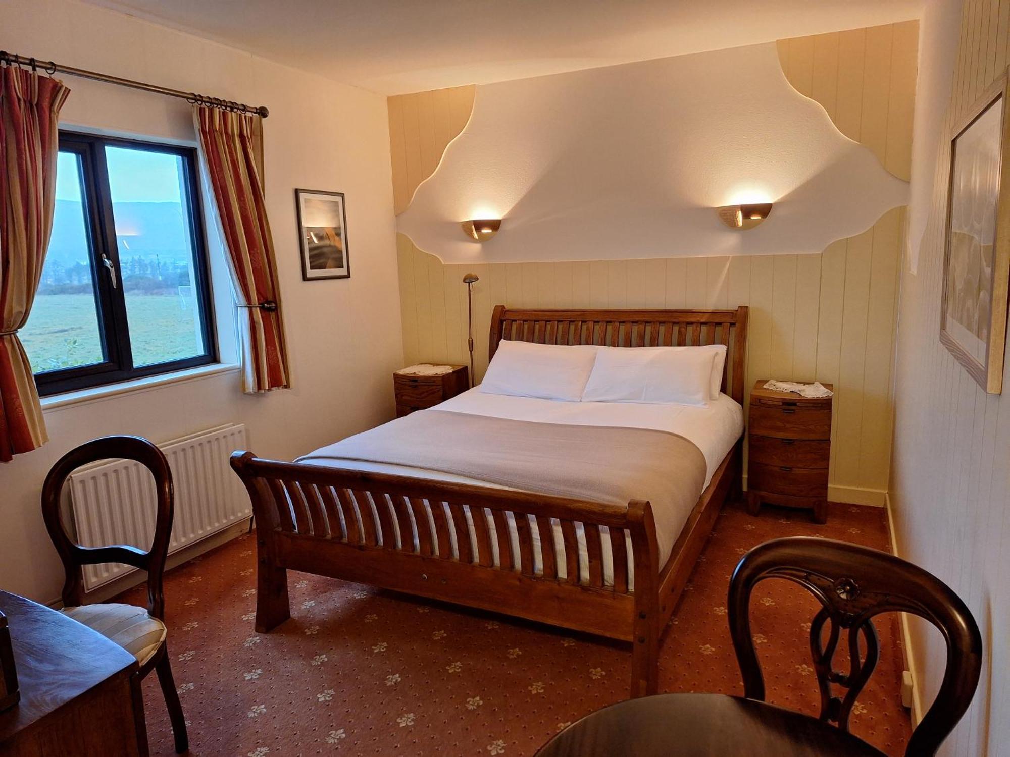Corthna Lodge Schull Exterior photo